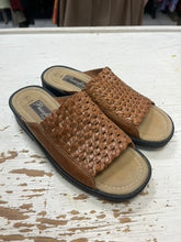 Load image into Gallery viewer, Passofino Leather Sandals (Size 7)
