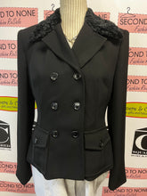 Load image into Gallery viewer, Vintage Fur Collar Black Blazer (Size 6)
