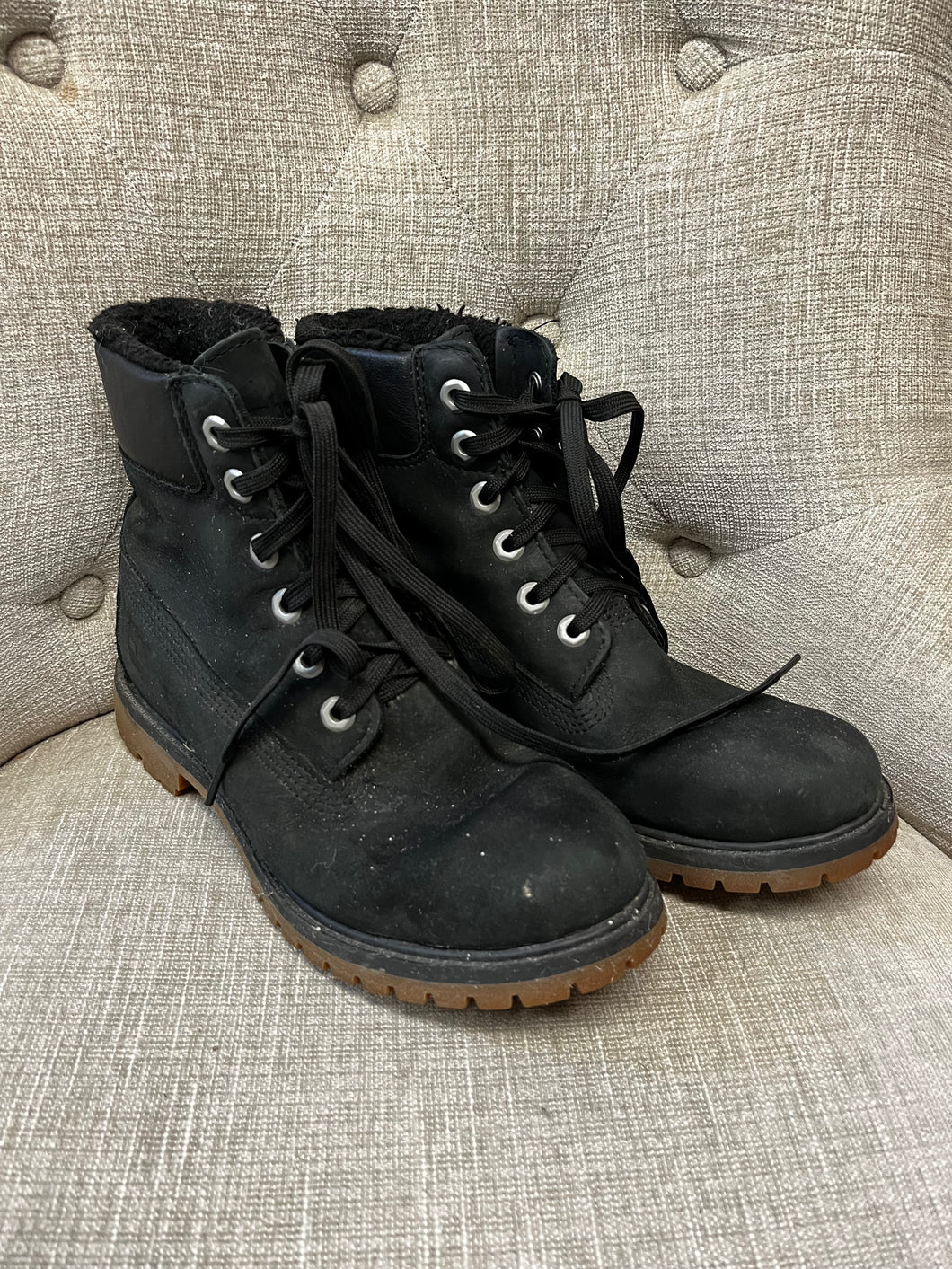 Timberland Fleece Lined Boots (Size 8)