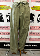 Charger l'image dans la galerie, Outdoor Supply Company Pants (Size L)
