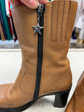 Load image into Gallery viewer, RARE Vintage Tommy Hilfiger Chunky Leather Boots (Size 6 1/2)
