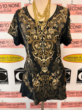 Load image into Gallery viewer, Vanilla Sugar Scroll Tee (Size 1X)
