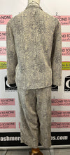 Load image into Gallery viewer, Vintage Lightweight Snake Skin Pant Suit Set (Size 16)
