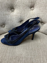 Load image into Gallery viewer, Taxi Navy Slingback Heels (Size 6)
