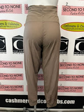 Load image into Gallery viewer, Lululemon Dance Studio Pants (Size 10)
