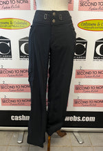 Cargar imagen en el visor de la galería, Columbia Sportswear Black Cargo Pants (Size 10)
