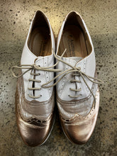 Load image into Gallery viewer, European Metallic Oxford Shoe (Size 40=9)
