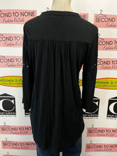 Load image into Gallery viewer, Simply Noelle Black Top (Size S/M)
