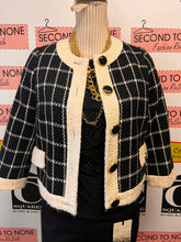 Load image into Gallery viewer, B&amp;W Sophisticated Crop Jacket (Size S/M)
