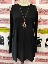Cargar imagen en el visor de la galería, Sympli Cold Shoulder Tunic (Size 6)

