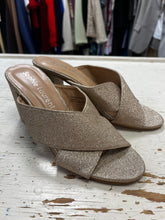 Load image into Gallery viewer, Sophie Laurent Gold Glitter Heels (Size 37=6)
