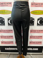 Load image into Gallery viewer, Faux Leather Leggings (Size M)
