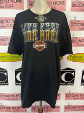 Cargar imagen en el visor de la galería, "Live Free Ride Hard" Orlando, Florida Harley Davidson T-Shirt (Size XL-Men's)
