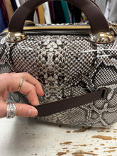 Cargar imagen en el visor de la galería, Triforce Snake Skin Hard Travel Case
