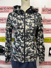Load image into Gallery viewer, Lululemon Floral Scuba Hoodie (Size 4)

