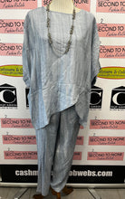 Load image into Gallery viewer, Linen-Blend Relaxed Top (2 Colors)
