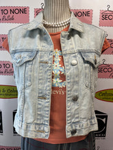 Load image into Gallery viewer, Refuge Denim Vest (Size M)
