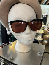 Load image into Gallery viewer, Authentic Fendi FS 5281 Designer Sunglasses
