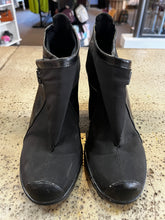 Load image into Gallery viewer, Isabel Toledo Boots (Size 7 1/2)
