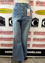 Charger l'image dans la galerie, ReGeneration Button Fly Flared Jeans (Size 11 x 30)
