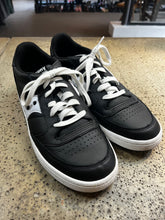 Load image into Gallery viewer, Saucony Jazz Court Sneakers (Size 7)
