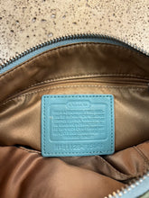 Cargar imagen en el visor de la galería, Vintage Coach Shoulder Purse
