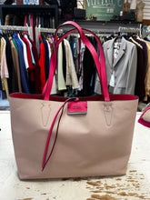 Load image into Gallery viewer, Guess Reversible 3-in-1 Tote Bag
