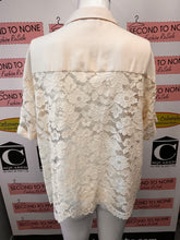 Load image into Gallery viewer, Nine West Lace-Effect Shirt (Size M)
