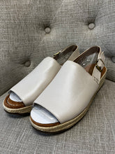 Load image into Gallery viewer, Naturalizer Leather Wedge Sandals (Size 8)
