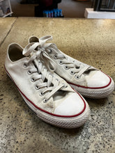 Load image into Gallery viewer, Converse Low Top Sneakers (Women&#39;s 8/ Men&#39;s 6)
