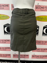 Cargar imagen en el visor de la galería, Wind River Active Skort (Size 4)
