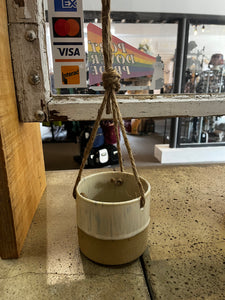 Hanging Flower Pots (2 Colours)