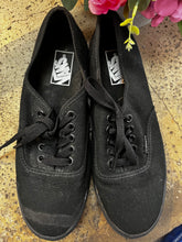 Load image into Gallery viewer, Vans Black Sneakers (Women 8/Men 6.5)

