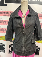 Load image into Gallery viewer, Crop Sleeve Black Denim Jacket (Size L)
