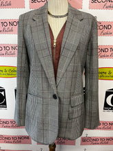 Cargar imagen en el visor de la galería, A New Day Plaid Blazer (Size 6)
