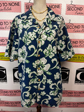 Load image into Gallery viewer, Assorted Men's Hawaiian/Beach Shirts (11 Options)
