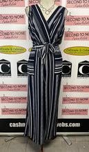 Cargar imagen en el visor de la galería, Monteau Navy Jumpsuit (Size S)
