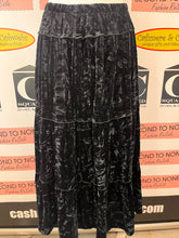 Cargar imagen en el visor de la galería, Crushed Velvet Skirt (Size M/L)
