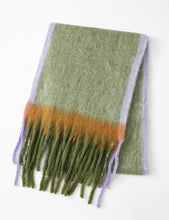 Cargar imagen en el visor de la galería, Olive Fringe Blanket Scarf
