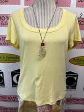 Charger l'image dans la galerie, Studio Soft Yellow Tee (Size L)

