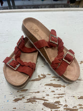 Cargar imagen en el visor de la galería, Yokono Rust Red Braided Leather Sandals (Size 7)
