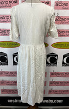 Load image into Gallery viewer, Suzy Shier Linen Blend Dress (Size L)

