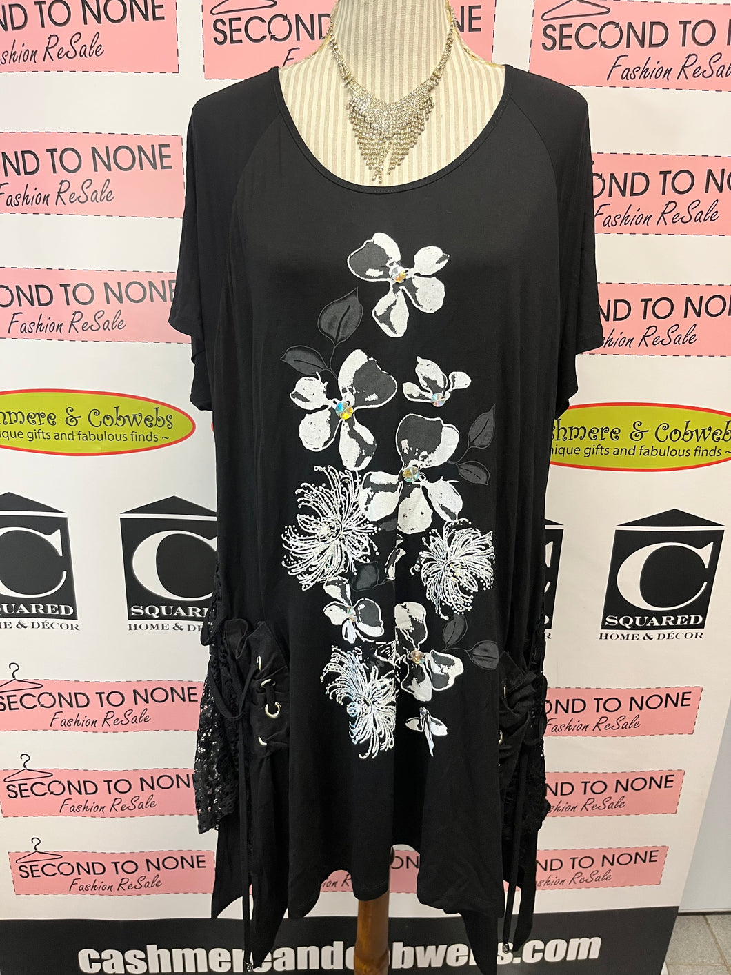 Red Coral Floral Accent T-Shirt Dress/Tunic (One Size)