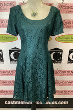 Load image into Gallery viewer, Vintage Galleria Gown (Size 11/12)
