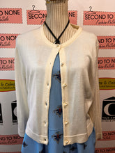 Cargar imagen en el visor de la galería, Karl Lagerfeld Cream Pearl Cardigan (Size XL)
