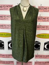 Load image into Gallery viewer, Jones Studio Green Tank (Size 1X)
