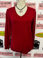 Charger l'image dans la galerie, Tommy Hilfiger Pima Cotton V-Neck Sweater (Size L)
