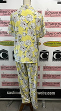 Load image into Gallery viewer, BedHead Pajama Set (Size M)
