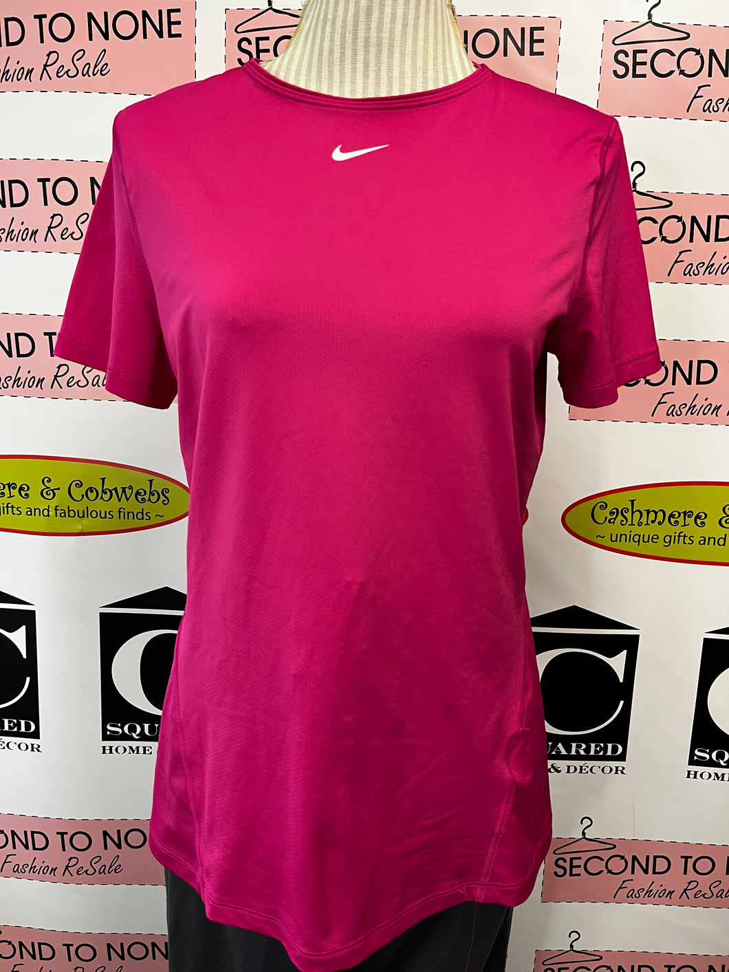 Nike Dri-Fit Tee (Size L)