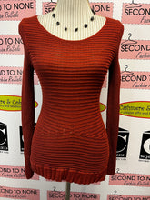 Load image into Gallery viewer, Guess Knit Top (Size XXS)
